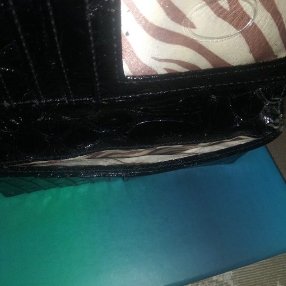 Guess wallet used - Picture 3 of 5